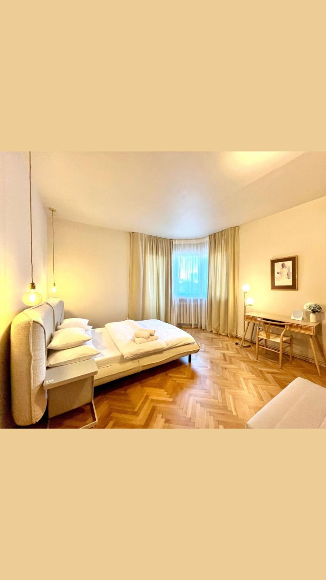 City Center Unirii Square Private Rooms With City View - Shared Amenities บูคาเรสต์ ภายนอก รูปภาพ